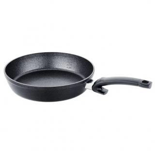 Fissler ADAMANT COMFORT univerzális serpenyő, 32 cm, fekete, alumínium