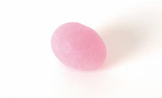 SISSEL® PRESS EGG rehabilitációs tojás a kéz és ujjak erősítésre  ajándék ismertető a gyakorlatokról Szín: rózsaszín (könnyű ellenállás)