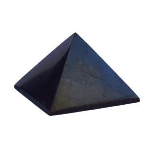 Sungit piramis Méret: 5 cm