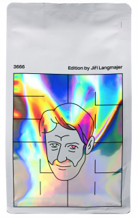 Jiří Langmajer kávé - Arabica Robusta keverék, őrölt, 500 g  Kávébab. Arabica ültetvény Tanzániából.