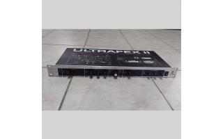 Behringer Ultrafex II EX3100 2-csatornás többsávos hangjavító processzor (Használt cikkek)