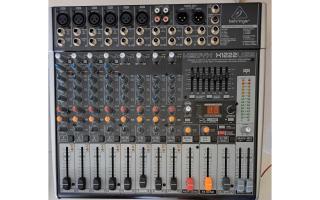 Behringer Xenyx X1222USB keverő (Használt cikkek)