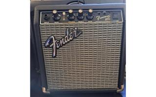 Fender Squier Frontman 10G gitárerősítő (Használt cikkek)