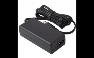 Korg KA-380 Korg PA-300-hoz 15V / 3000mA hálózati adapter
