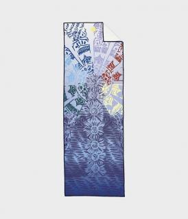 Manduka Yogitoes Premium csúszásmentes jógatörölköző 180 x 61 cm Szín: Csakra nyomat