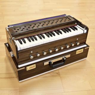 Sat Nam Harmonium Classic 5 regiszter sötétbarna