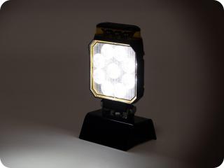 LED tolató+figyelmeztető lámpa, 10W+4W, 900lm, 12/24V, IP67 [L2500]