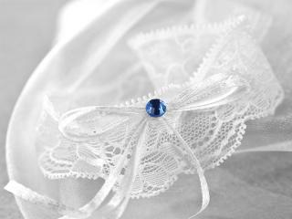 Vintage esküvői harisnyakötő - kék kövecskével