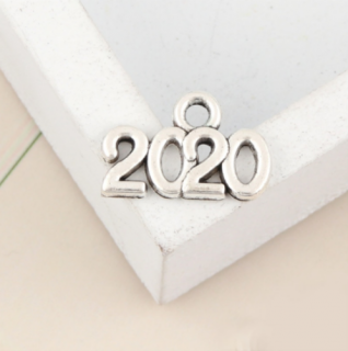 2020 charm (csak kulcstartóhoz/ékszerhez rendelhető)