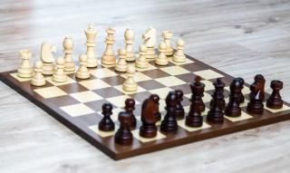Királyi Staunton fa sakk-készlet