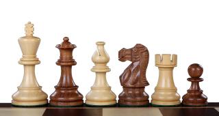 Klasszikus akác sakkfigurák