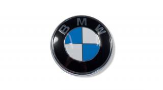 Gyári BMW E82 E88 70mm-es csomagtartó embléma 51147166445