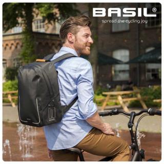 Basil Urban Dry csomagtartóra akasztható kerékpáros hátizsák