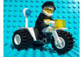 LEGO minifigura - Triciklis rendőr