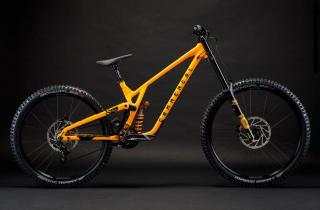 2023 COMMENCAL SUPREME DH V5 OHLINS EDITION YELLOW Downhill Kerékpár