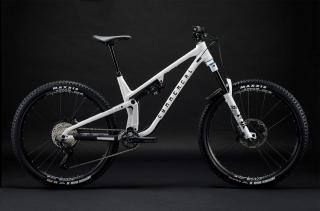 COMMENCAL META V5 ESSENTIAL PURE WHITE Enduro Kerékpár