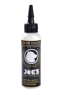 JOE\'S NO-FLATS PODIUM SEALANT DEFEKTGÁTLÓ FOLYADÉK BETÖLTŐ KUPAKKAL