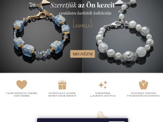 Lampglas gyöngyökből készült egyedi ékszerek.